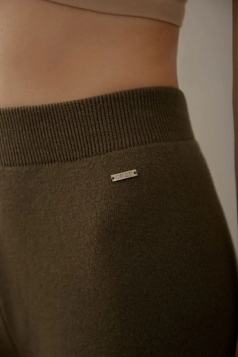 PANTALONE KNITTED OLIVE - Slika 2